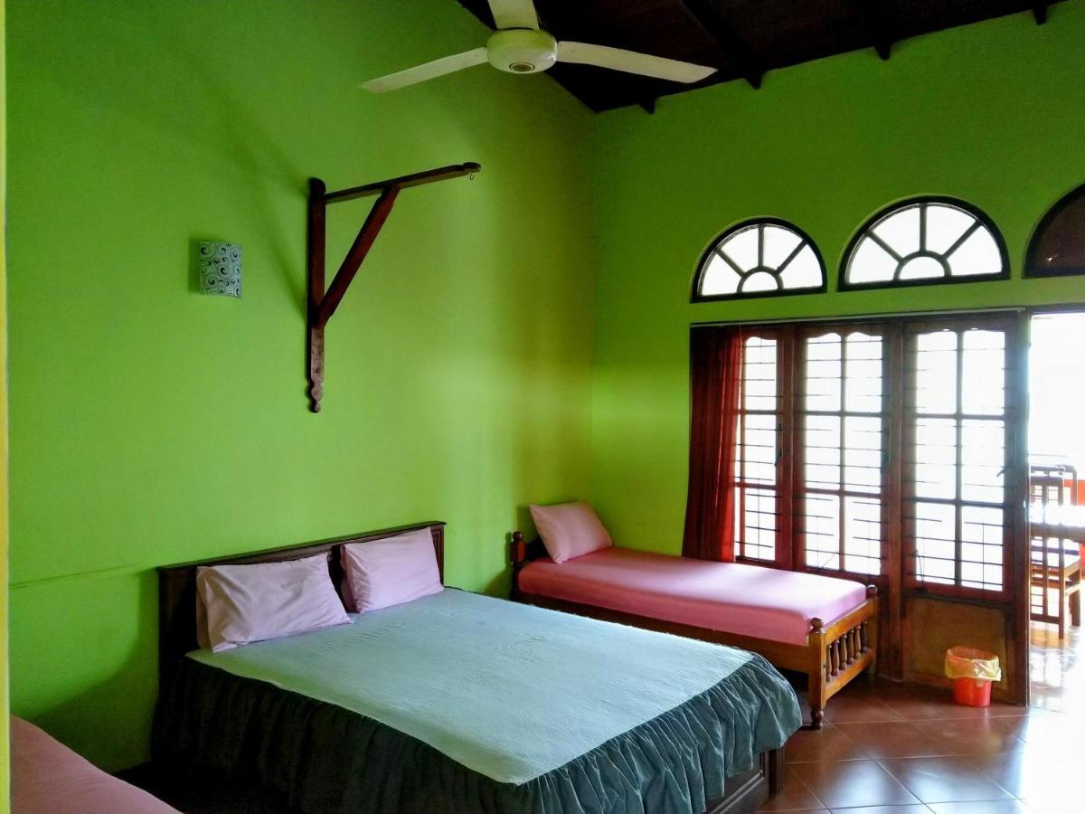 Kandyan Feel Free Homestay Exterior photo